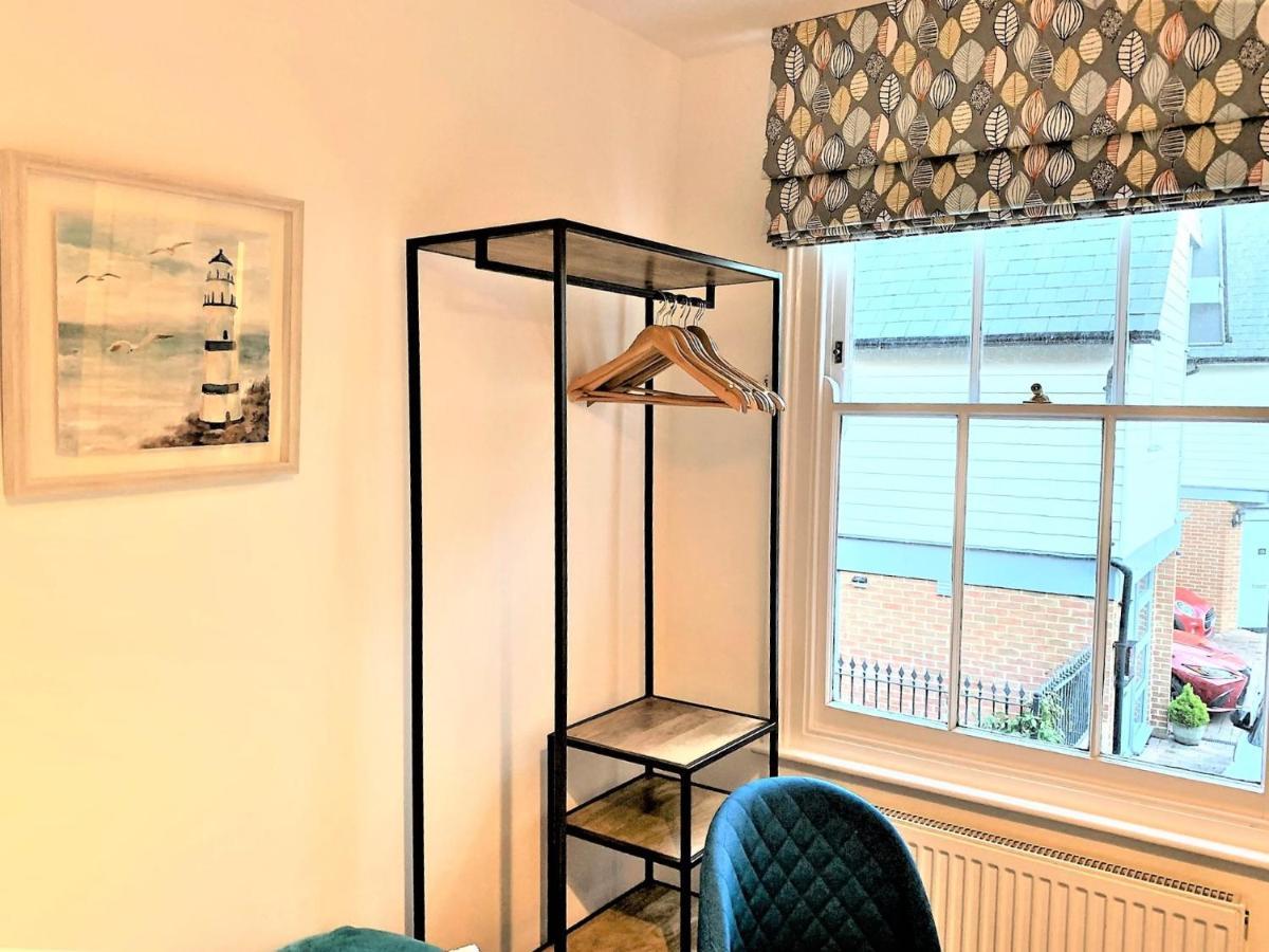 Riverside Channel5: Sunny Canterbury Cottage with Free Parking Exterior photo